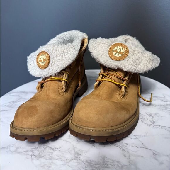 ❌SOLD❌ Timberland Tan Fold-Over Tongue Boots - Picture 3 of 10